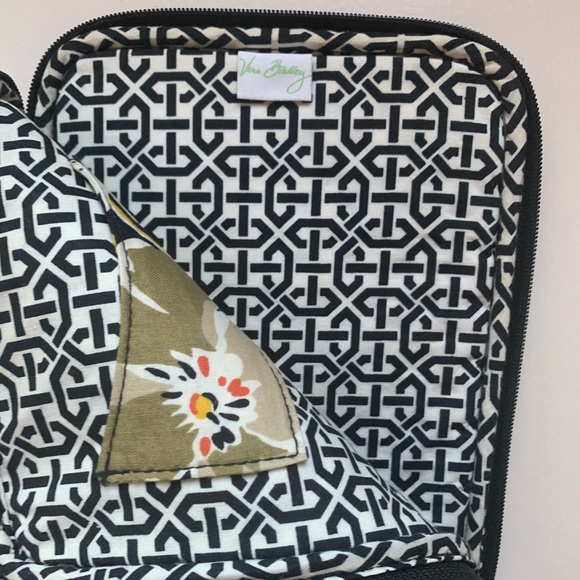 NWOT Vera Bradley floral mini iPad case - Picture 3 of 7